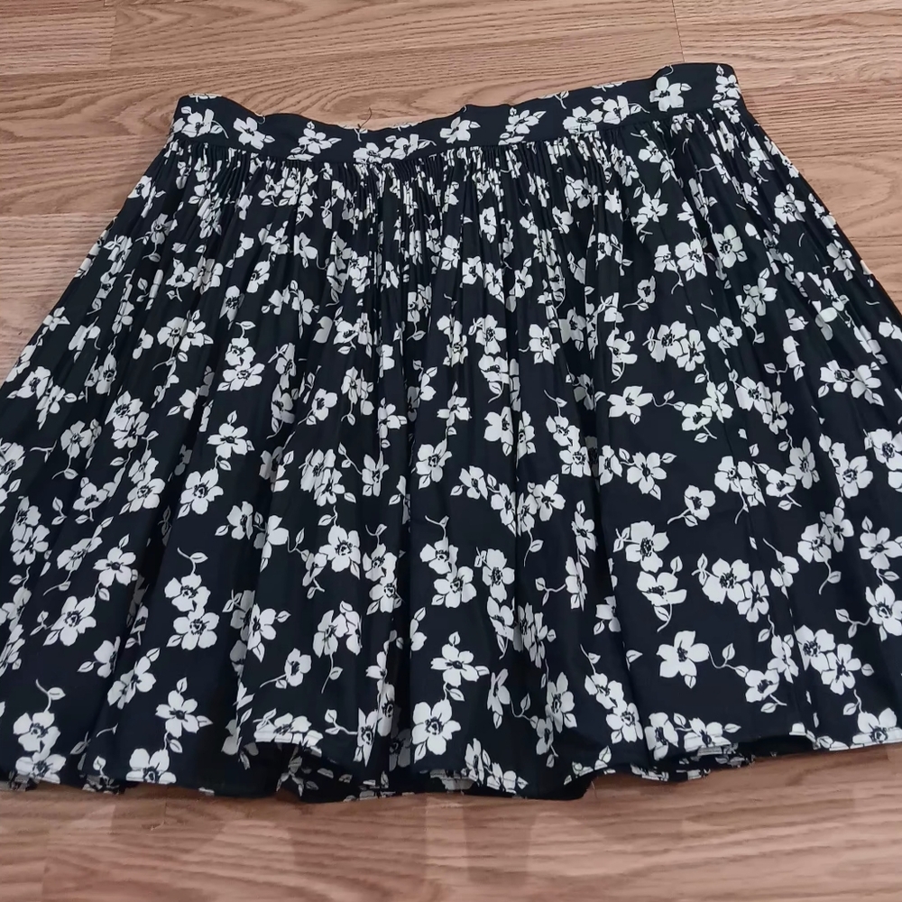 Polo Ralph Lauren Black & White Floral Mini Skirt Size 12 Preppy Designer NWOT